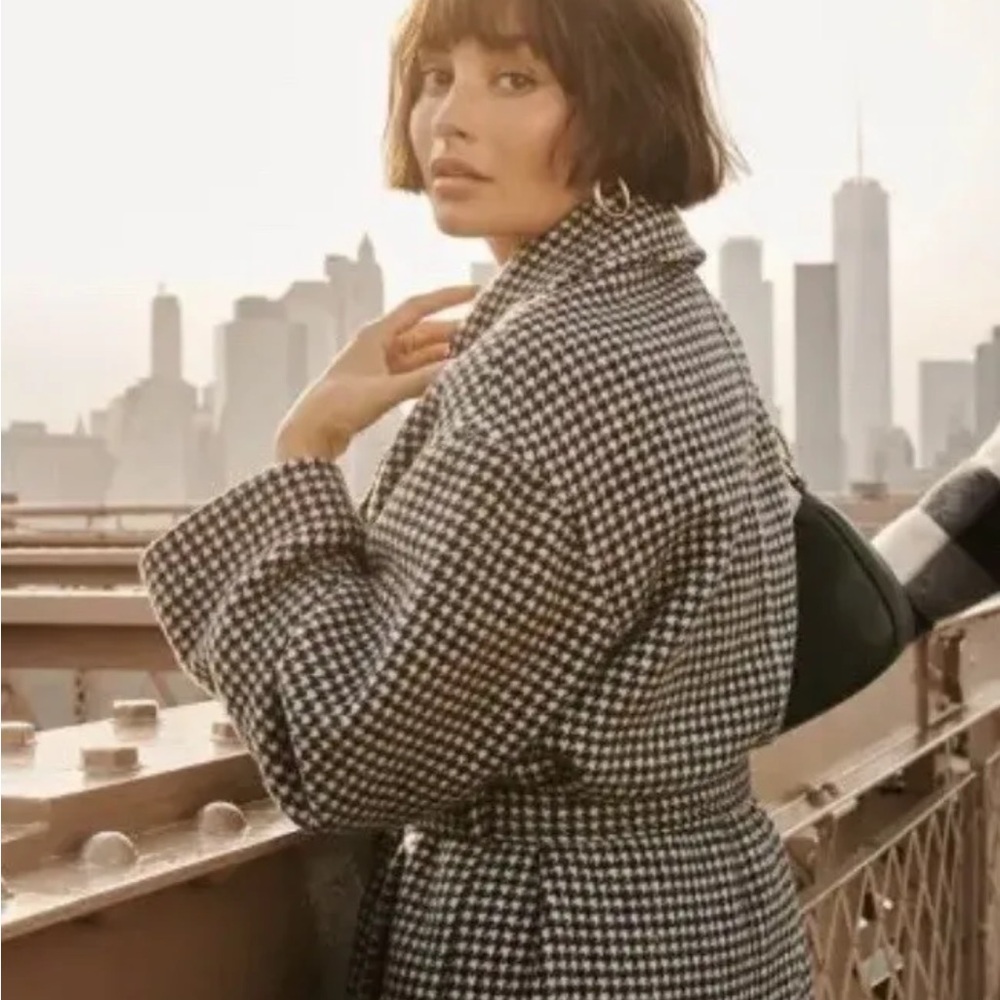 Abercrombie & Fitch Black and White Trench Coat
